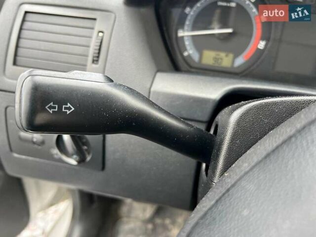 Серый Шкода Фабия, объемом двигателя 1.2 л и пробегом 243 тыс. км за 3390 $, фото 23 на Automoto.ua