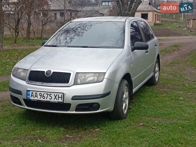 Сірий Шкода Фабія, об'ємом двигуна 1.2 л та пробігом 239 тис. км за 3000 $, фото 1 на Automoto.ua