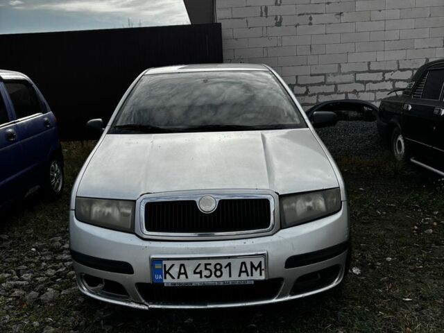 Серый Шкода Фабия, объемом двигателя 1.2 л и пробегом 309 тыс. км за 1900 $, фото 1 на Automoto.ua