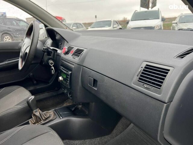 Серый Шкода Фабия, объемом двигателя 1.2 л и пробегом 243 тыс. км за 3390 $, фото 31 на Automoto.ua