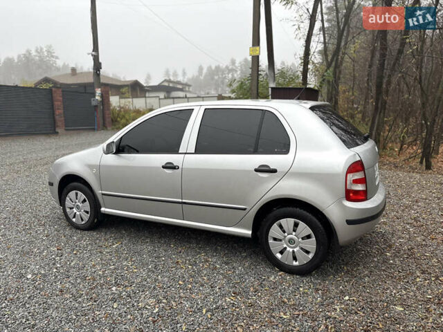 Серый Шкода Фабия, объемом двигателя 1.4 л и пробегом 147 тыс. км за 5600 $, фото 12 на Automoto.ua