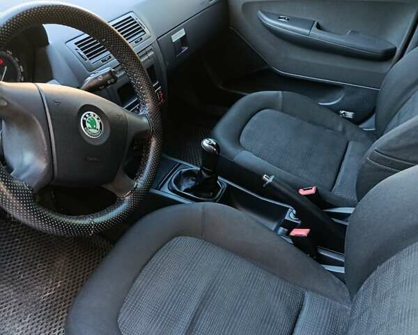Шкода Фабия 2006 в Виннице на Automoto.ua Серый Шкода Фабия, объемом двигателя 1.39 л и пробегом 254 тыс. км за 4599 $, фото 21 на Automoto.ua