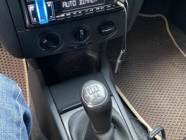 Серый Шкода Фабия, объемом двигателя 1.4 л и пробегом 293 тыс. км за 4200 $, фото 17 на Automoto.ua