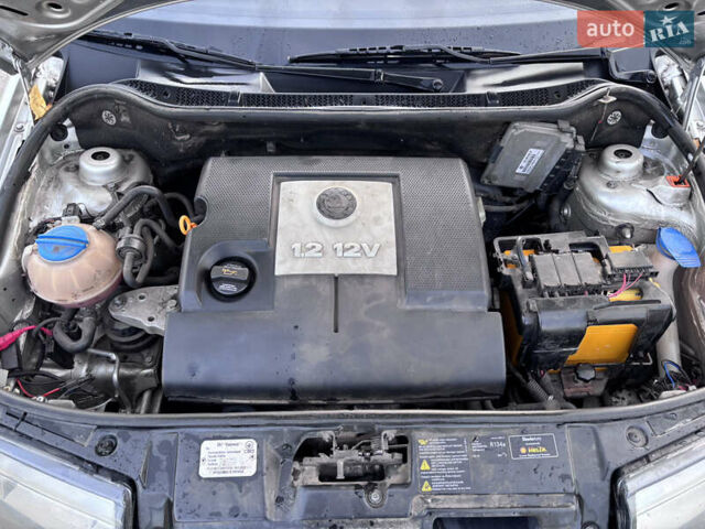 Серый Шкода Фабия, объемом двигателя 1.2 л и пробегом 188 тыс. км за 2200 $, фото 6 на Automoto.ua