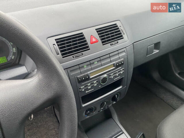 Серый Шкода Фабия, объемом двигателя 1.4 л и пробегом 96 тыс. км за 4900 $, фото 14 на Automoto.ua