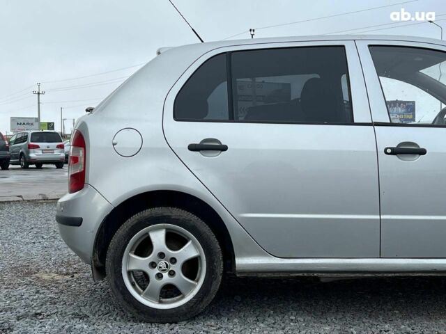Серый Шкода Фабия, объемом двигателя 1.2 л и пробегом 243 тыс. км за 3390 $, фото 8 на Automoto.ua