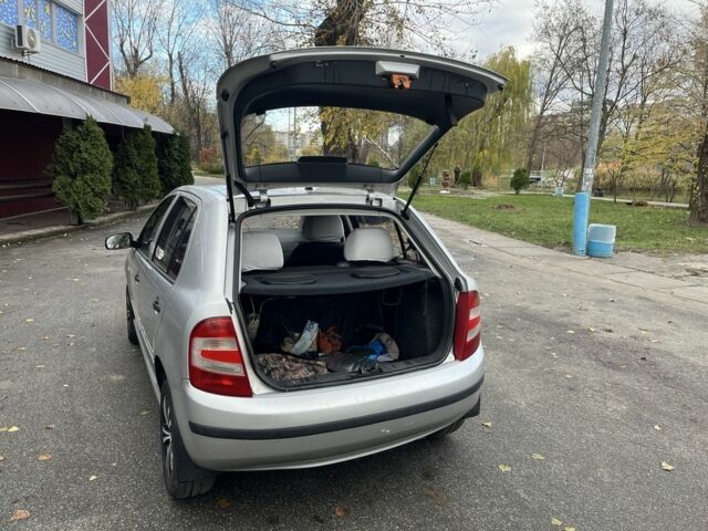 Серый Шкода Фабия, объемом двигателя 1.2 л и пробегом 215 тыс. км за 3500 $, фото 7 на Automoto.ua