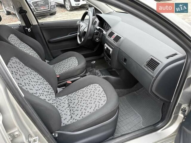 Серый Шкода Фабия, объемом двигателя 0 л и пробегом 46 тыс. км за 4900 $, фото 28 на Automoto.ua