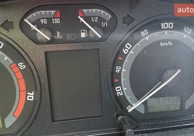 Сірий Шкода Фабія, об'ємом двигуна 1.2 л та пробігом 72 тис. км за 4000 $, фото 3 на Automoto.ua