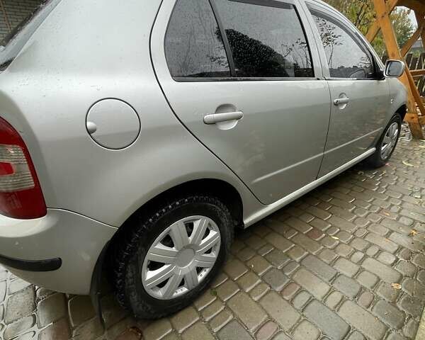 Шкода Фабія 2006 у Києві на Automoto.ua Сірий Шкода Фабія, об'ємом двигуна 1.2 л та пробігом 316 тис. км за 2600 $, фото 3 на Automoto.ua