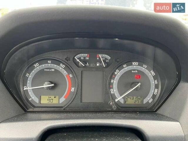 Серый Шкода Фабия, объемом двигателя 1.2 л и пробегом 243 тыс. км за 3390 $, фото 19 на Automoto.ua