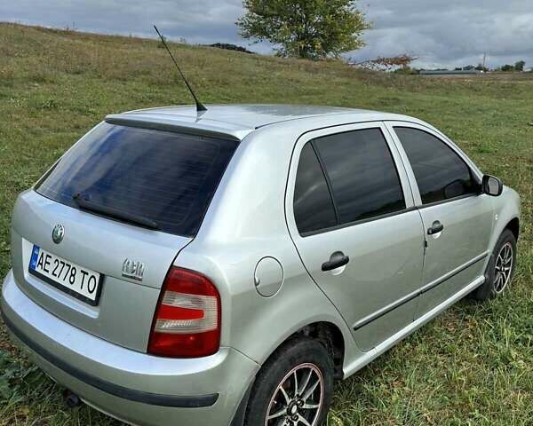 Серый Шкода Фабия, объемом двигателя 1.2 л и пробегом 209 тыс. км за 4500 $, фото 7 на Automoto.ua