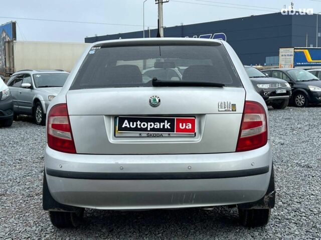 Серый Шкода Фабия, объемом двигателя 1.2 л и пробегом 243 тыс. км за 3390 $, фото 5 на Automoto.ua