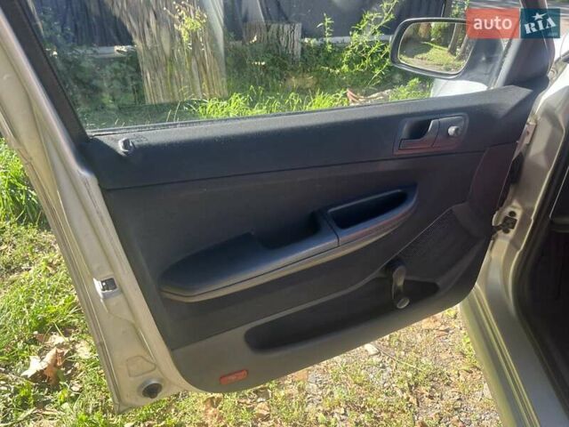 Серый Шкода Фабия, объемом двигателя 1.4 л и пробегом 190 тыс. км за 3800 $, фото 11 на Automoto.ua