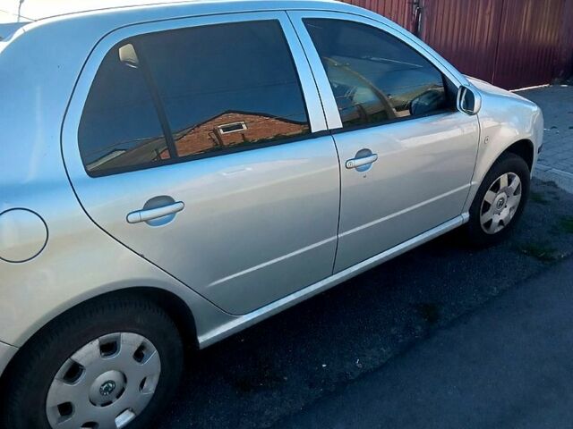 Сірий Шкода Фабія, об'ємом двигуна 1.4 л та пробігом 233 тис. км за 4550 $, фото 1 на Automoto.ua