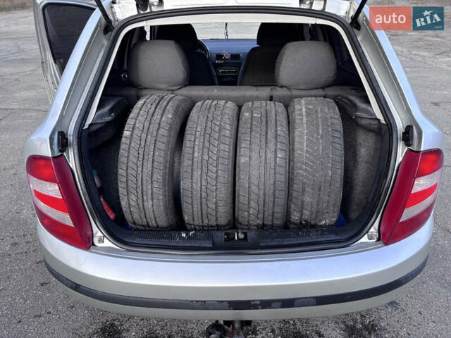 Серый Шкода Фабия, объемом двигателя 1.2 л и пробегом 188 тыс. км за 2200 $, фото 5 на Automoto.ua