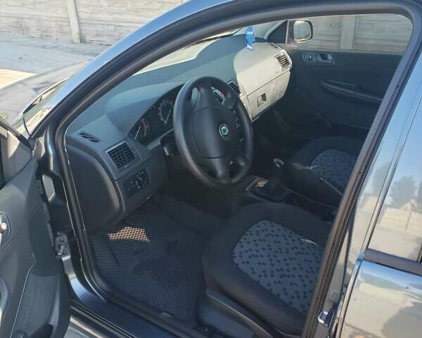 Сірий Шкода Фабія, об'ємом двигуна 1.2 л та пробігом 233 тис. км за 4500 $, фото 7 на Automoto.ua