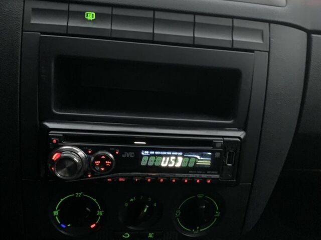 Серый Шкода Фабия, объемом двигателя 1.2 л и пробегом 178 тыс. км за 2500 $, фото 6 на Automoto.ua