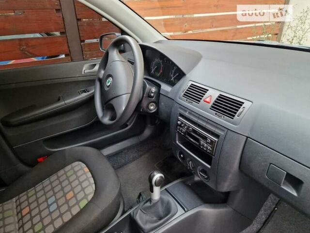 Сірий Шкода Фабія, об'ємом двигуна 1.39 л та пробігом 50 тис. км за 6700 $, фото 85 на Automoto.ua