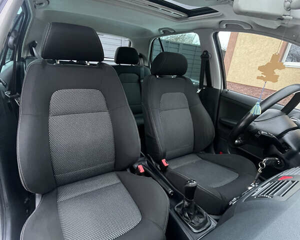 Сірий Шкода Фабія, об'ємом двигуна 1.4 л та пробігом 232 тис. км за 4200 $, фото 12 на Automoto.ua