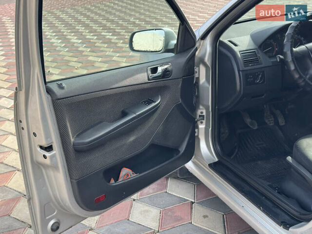 Шкода Фабія 2006 у Чернівцях на Automoto.ua Сірий Шкода Фабія, об'ємом двигуна 1.39 л та пробігом 301 тис. км за 2600 $, фото 17 на Automoto.ua