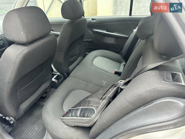 Сірий Шкода Фабія, об'ємом двигуна 1.4 л та пробігом 178 тис. км за 3899 $, фото 7 на Automoto.ua