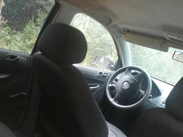 Серый Шкода Фабия, объемом двигателя 0 л и пробегом 33 тыс. км за 2950 $, фото 7 на Automoto.ua