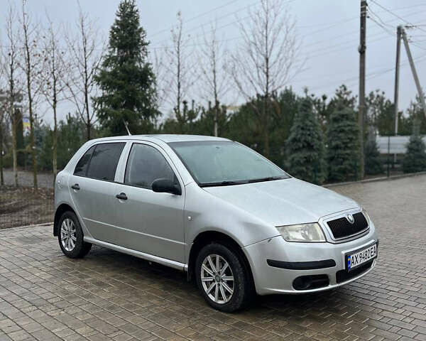 Серый Шкода Фабия, объемом двигателя 1.2 л и пробегом 240 тыс. км за 2450 $, фото 3 на Automoto.ua