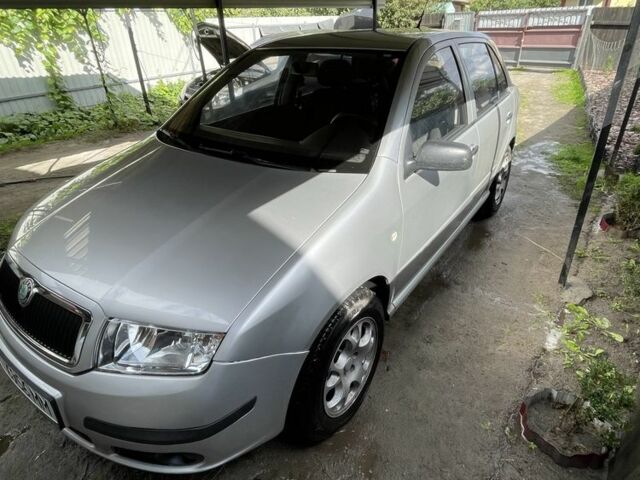 Серый Шкода Фабия, объемом двигателя 1.2 л и пробегом 227 тыс. км за 3500 $, фото 3 на Automoto.ua