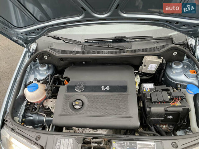 Серый Шкода Фабия, объемом двигателя 1.4 л и пробегом 96 тыс. км за 4900 $, фото 22 на Automoto.ua