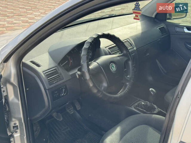 Шкода Фабія 2006 у Чернівцях на Automoto.ua Сірий Шкода Фабія, об'ємом двигуна 1.39 л та пробігом 301 тис. км за 2600 $, фото 9 на Automoto.ua