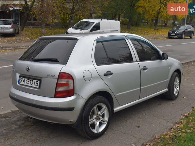 Серый Шкода Фабия, объемом двигателя 1.2 л и пробегом 240 тыс. км за 3500 $, фото 4 на Automoto.ua