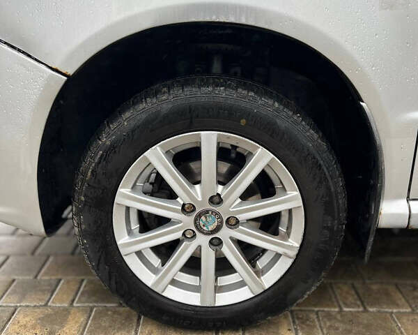 Серый Шкода Фабия, объемом двигателя 1.2 л и пробегом 240 тыс. км за 2450 $, фото 6 на Automoto.ua