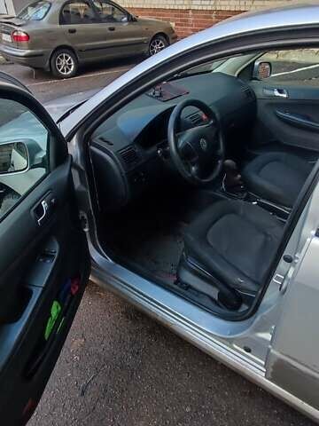 Серый Шкода Фабия, объемом двигателя 1.4 л и пробегом 288 тыс. км за 3600 $, фото 5 на Automoto.ua