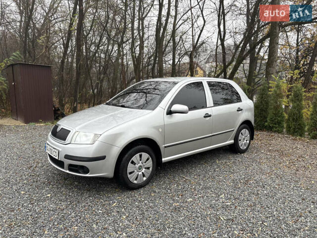 Серый Шкода Фабия, объемом двигателя 1.4 л и пробегом 147 тыс. км за 5600 $, фото 14 на Automoto.ua