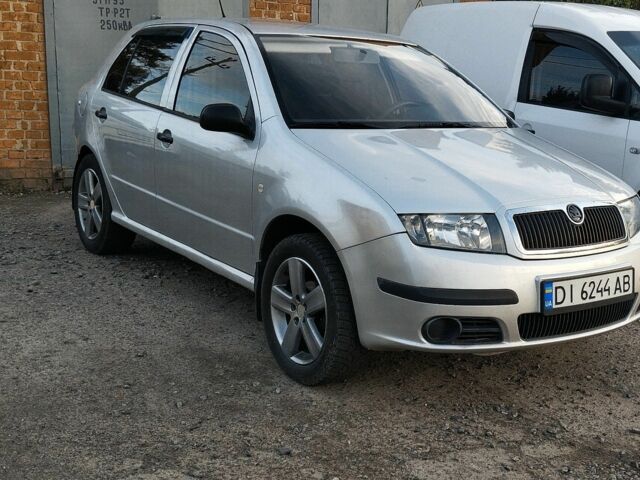 Серый Шкода Фабия, объемом двигателя 1.2 л и пробегом 391 тыс. км за 3499 $, фото 1 на Automoto.ua