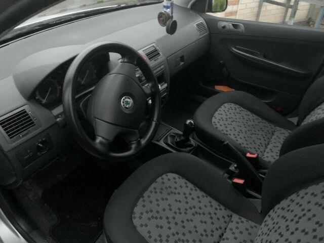 Серый Шкода Фабия, объемом двигателя 1.2 л и пробегом 178 тыс. км за 2500 $, фото 4 на Automoto.ua