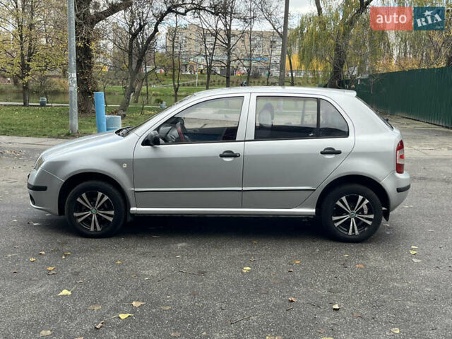 Серый Шкода Фабия, объемом двигателя 1.2 л и пробегом 215 тыс. км за 3500 $, фото 3 на Automoto.ua