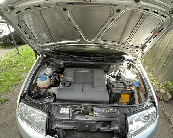 Серый Шкода Фабия, объемом двигателя 1.2 л и пробегом 227 тыс. км за 3500 $, фото 3 на Automoto.ua