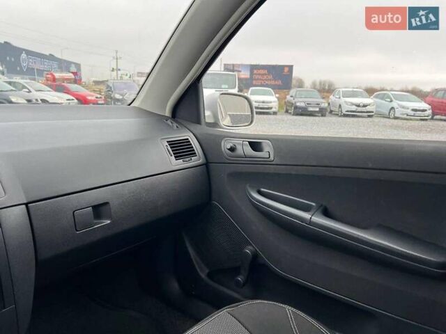 Серый Шкода Фабия, объемом двигателя 1.2 л и пробегом 243 тыс. км за 3390 $, фото 28 на Automoto.ua