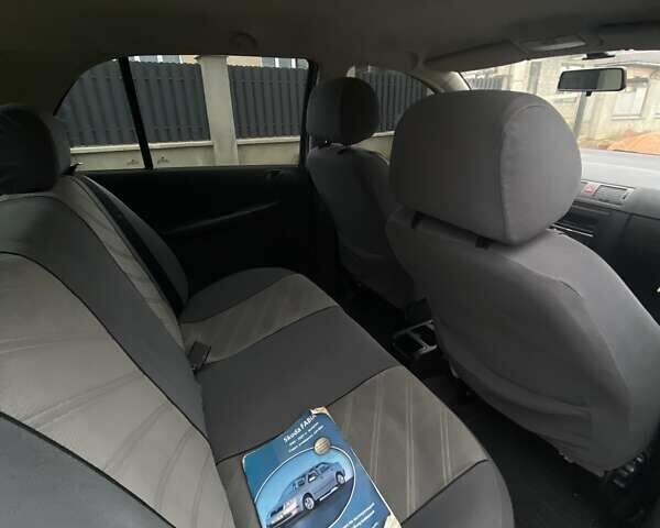 Сірий Шкода Фабія, об'ємом двигуна 1.2 л та пробігом 240 тис. км за 3498 $, фото 4 на Automoto.ua