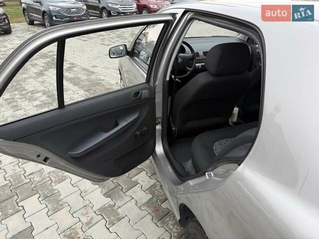 Серый Шкода Фабия, объемом двигателя 0 л и пробегом 46 тыс. км за 4900 $, фото 22 на Automoto.ua