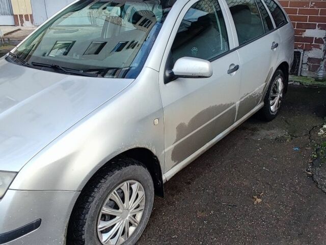 Серый Шкода Фабия, объемом двигателя 1.4 л и пробегом 288 тыс. км за 3600 $, фото 2 на Automoto.ua