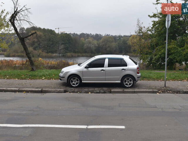 Серый Шкода Фабия, объемом двигателя 1.2 л и пробегом 240 тыс. км за 3500 $, фото 21 на Automoto.ua