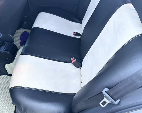 Серый Шкода Фабия, объемом двигателя 1.2 л и пробегом 320 тыс. км за 3150 $, фото 7 на Automoto.ua