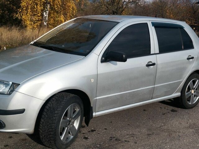 Серый Шкода Фабия, объемом двигателя 1.2 л и пробегом 391 тыс. км за 3499 $, фото 3 на Automoto.ua