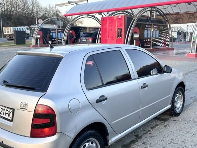 Сірий Шкода Фабія, об'ємом двигуна 1.2 л та пробігом 322 тис. км за 3150 $, фото 5 на Automoto.ua