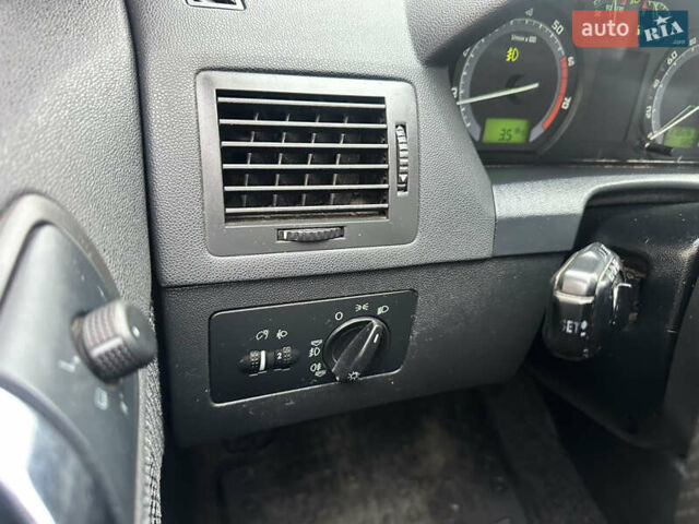 Сірий Шкода Фабія, об'ємом двигуна 1.4 л та пробігом 178 тис. км за 3899 $, фото 9 на Automoto.ua