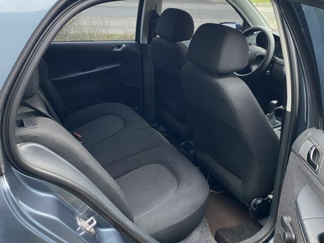 Серый Шкода Фабия, объемом двигателя 1.4 л и пробегом 293 тыс. км за 4200 $, фото 10 на Automoto.ua