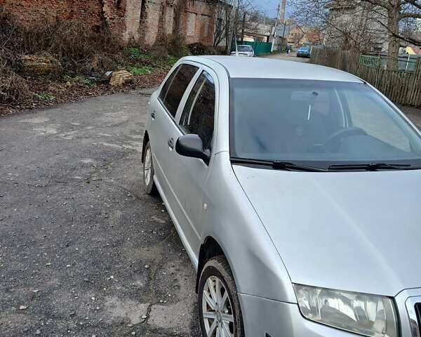 Серый Шкода Фабия, объемом двигателя 1.2 л и пробегом 265 тыс. км за 2499 $, фото 5 на Automoto.ua